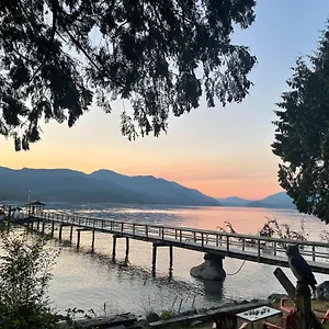 Casa Della Costa Sechelt