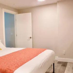 Modern 1br Full Kitchen Smarttv Calgary