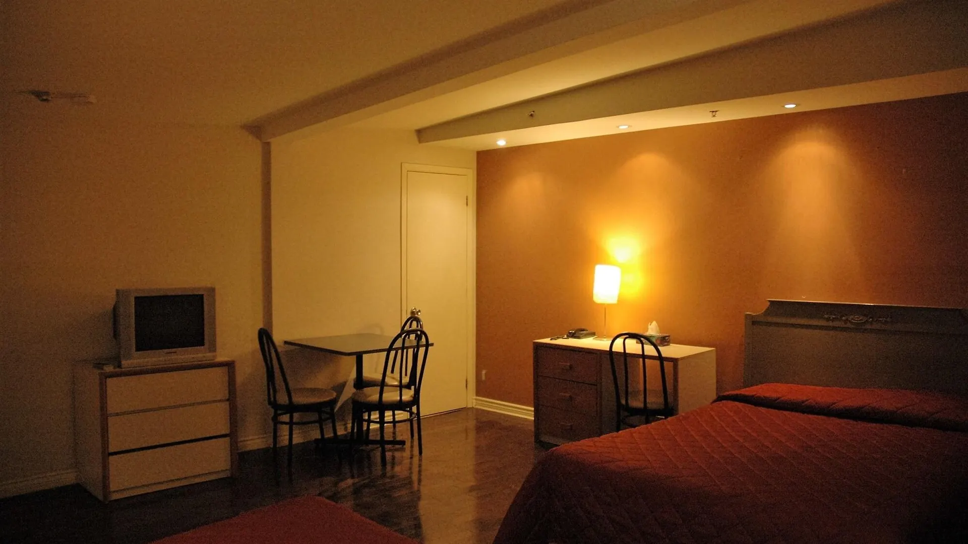 Hotel Saint-Andre Montreal 2*,